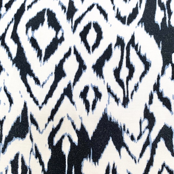 Knee Length Pattern Dress - Picture 2 of 4